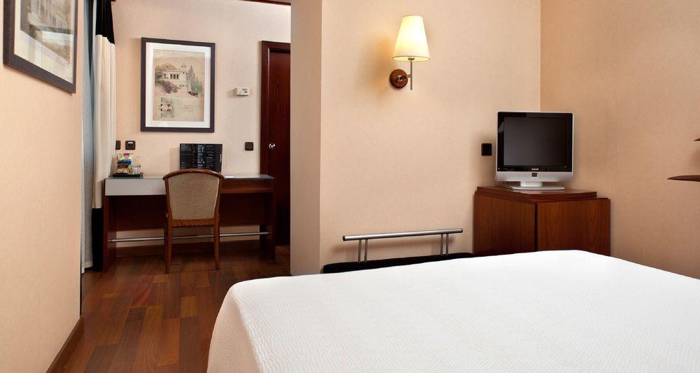 Occidental Viapol 4* Seville